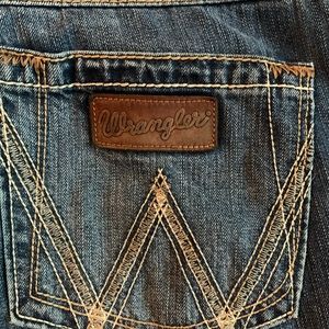 Wrangler retro relaxed boot jeans size 30x32